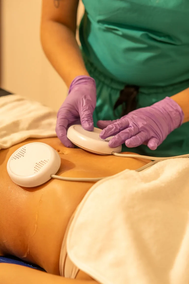 Tratamiento con tecnología estética en Aira Skin & Rituals